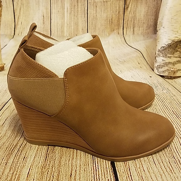 parler wedge bootie